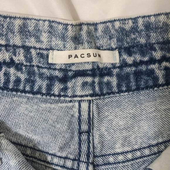 Pacsun Drawn Blue Denim Mom Shorts, Color Light Acid Wash Size 25 - Picture 13 of 16